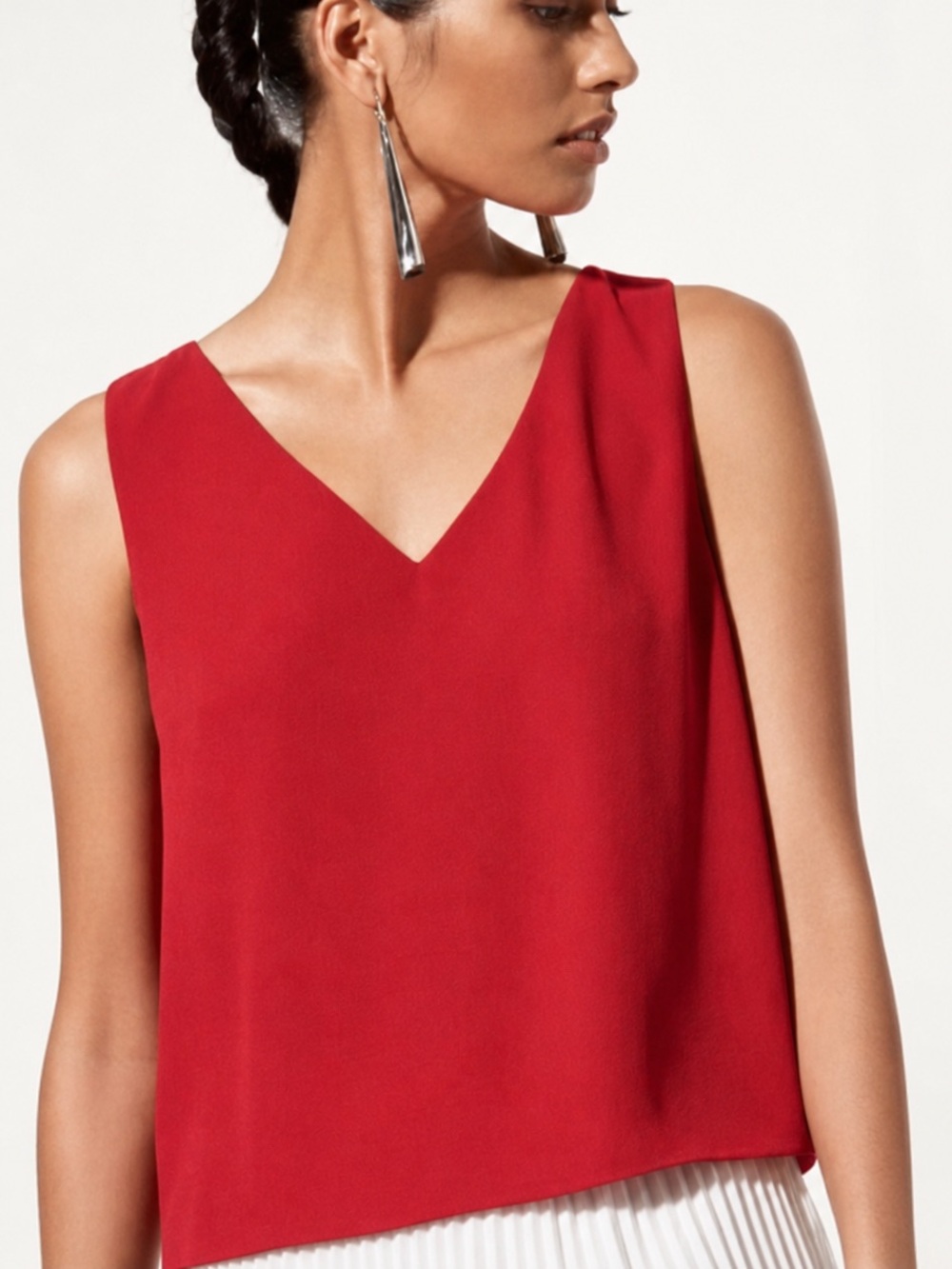 Aritzia Babaton Murphy Blouse – Red Satin V-Neck Sleeveless Shell Minimalist S